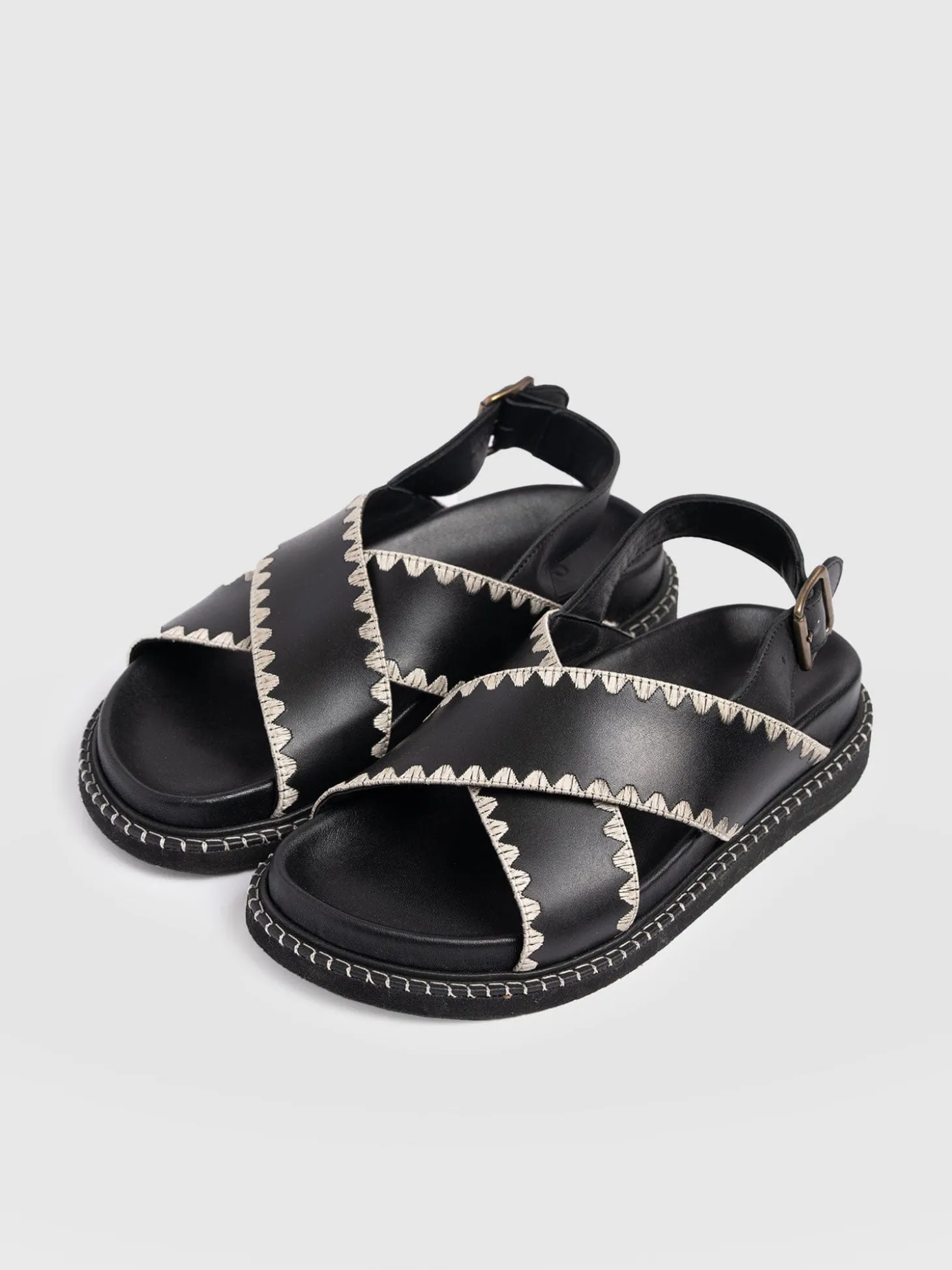 Bonnie Cross Over Sandals - Black