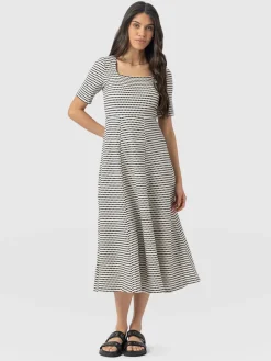 Darcey Short Sleeve Flared Dress - Monochrome Jacquard