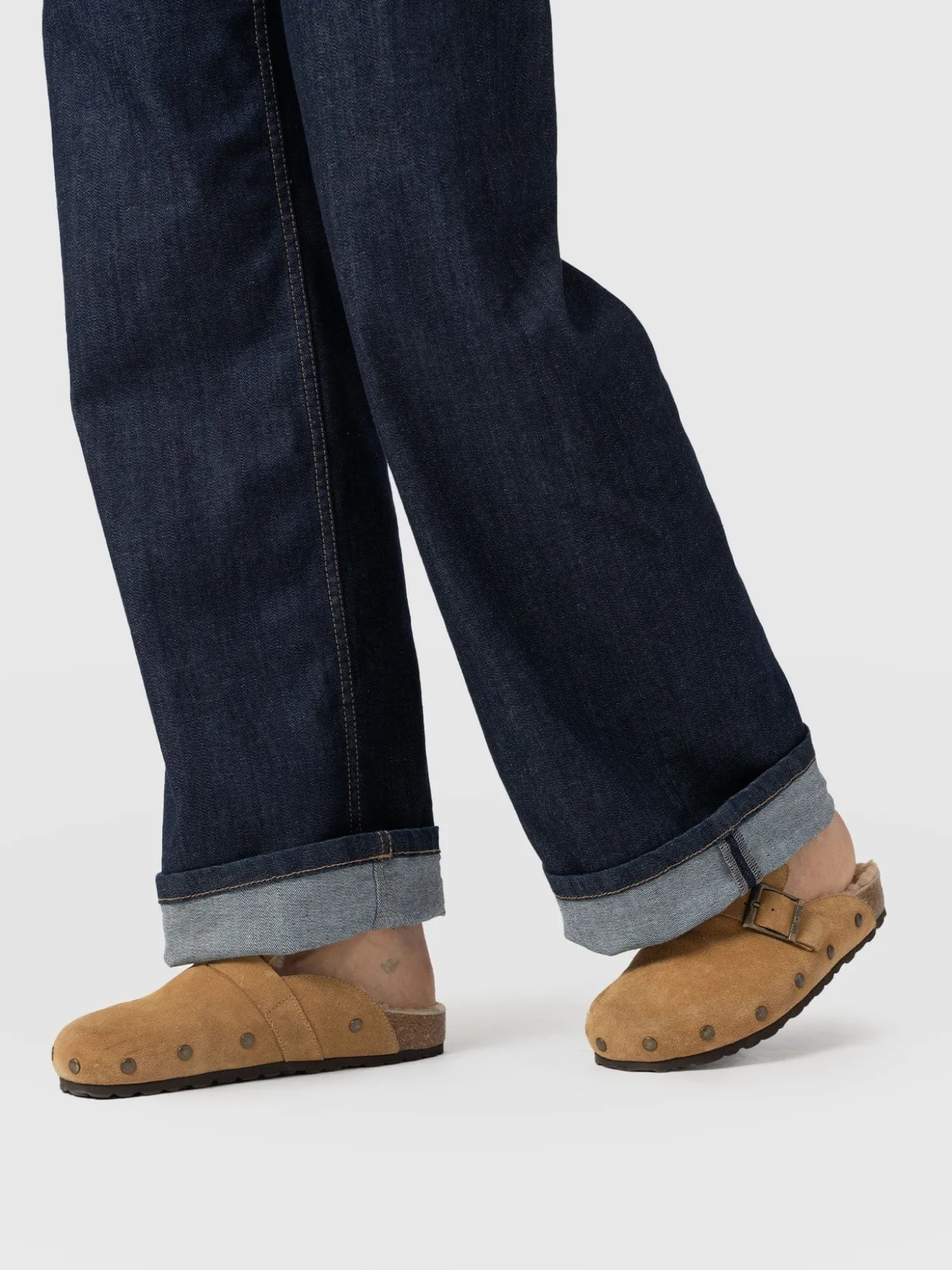 Studded Clogs - Tan Shearling