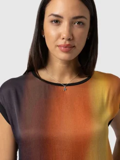 Turn Up Contrast Tee - Amber Gradient