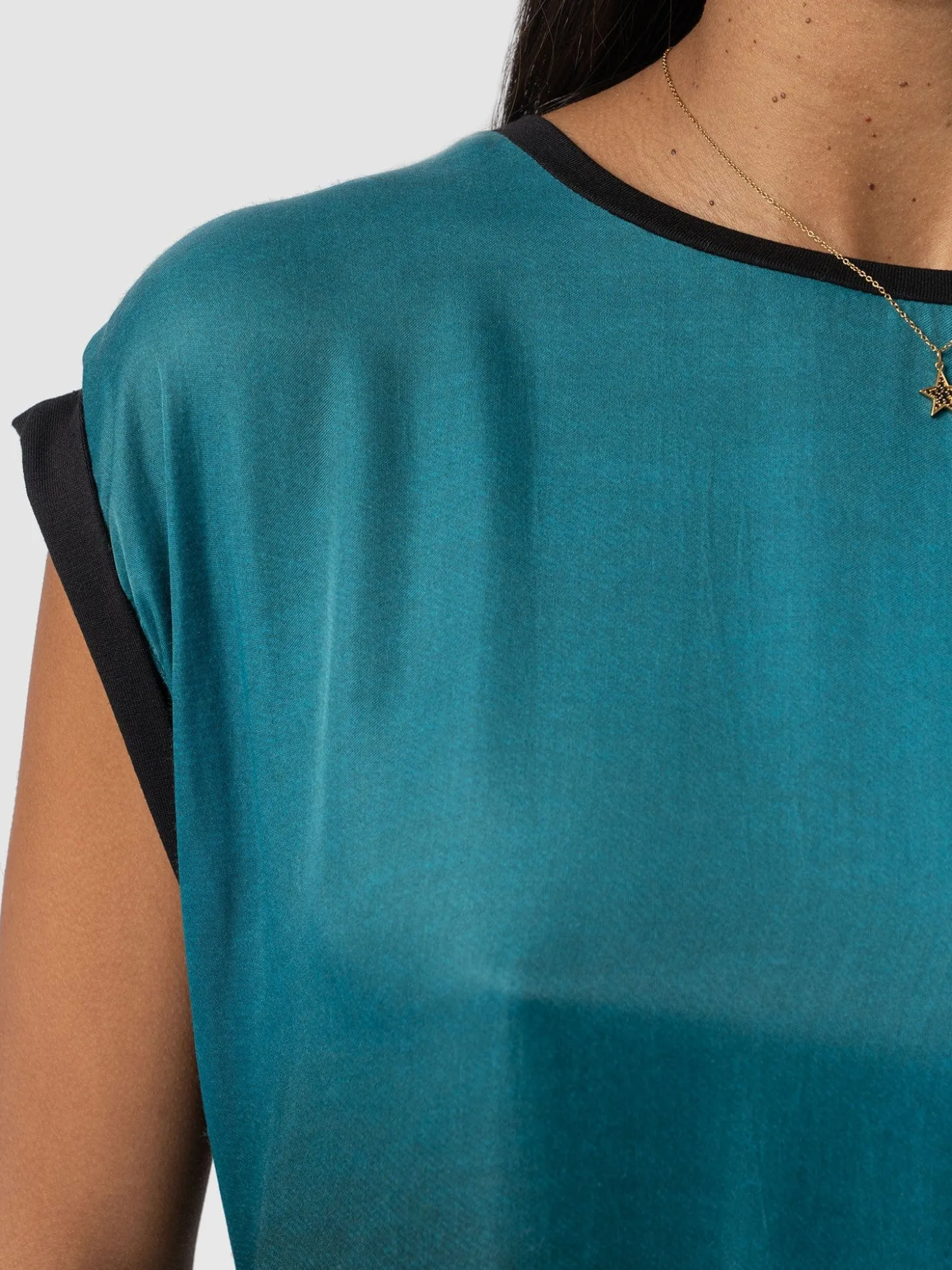 Turn Up Contrast Tee - Blue Coral